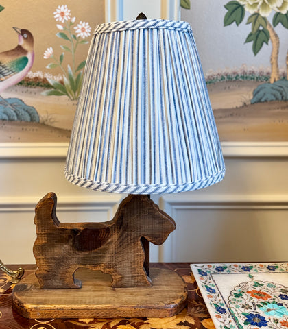 scotty-dog-table-lamp-in-antique-wood